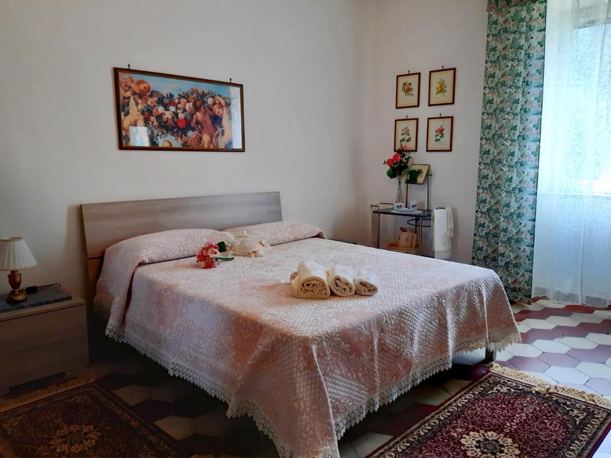Апартаменты A Casa Di Carla Террачина Экстерьер фото